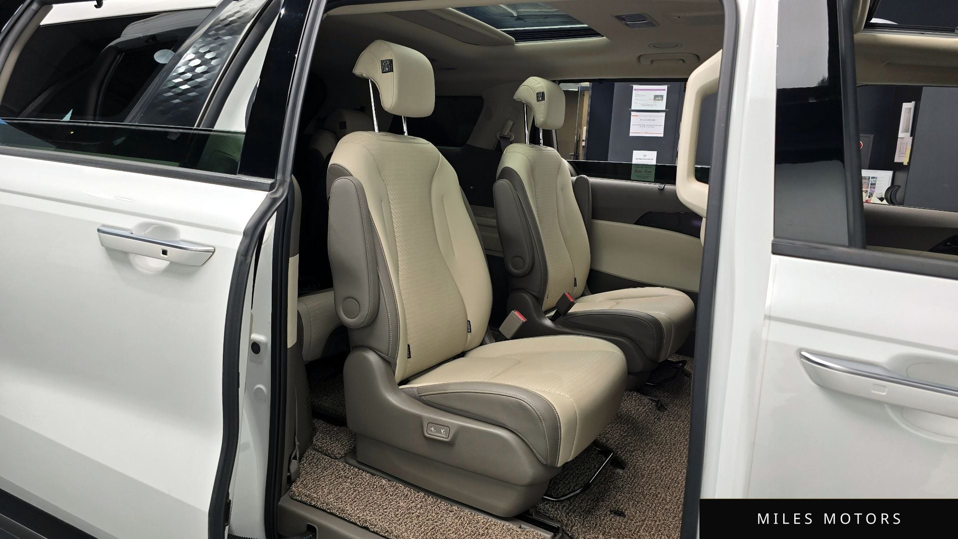 Kia Carnival 2023 — миниатюра 12
