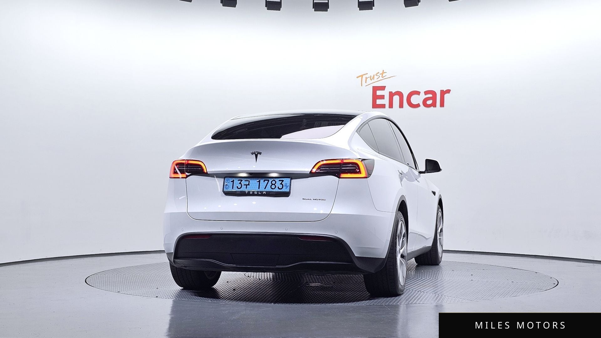 Tesla Model Y 2021 — миниатюра 4
