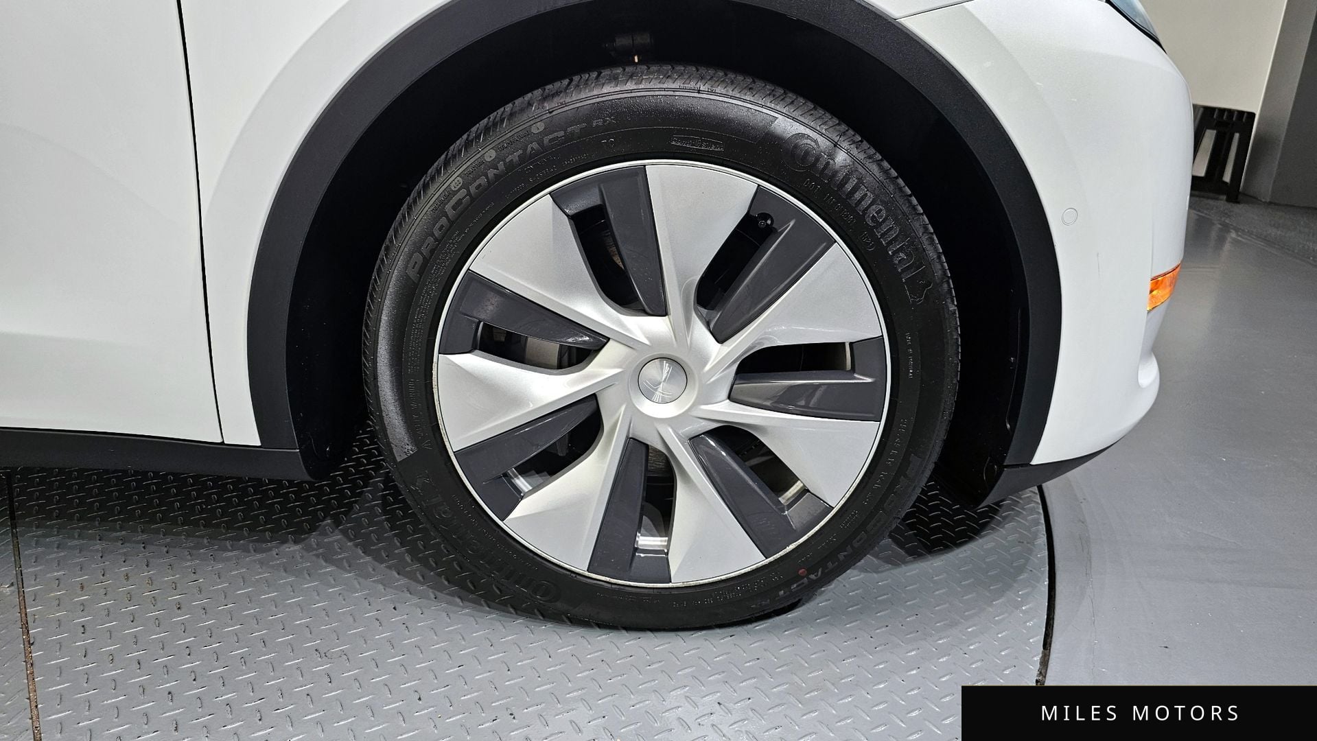 Tesla Model Y 2021 — миниатюра 5