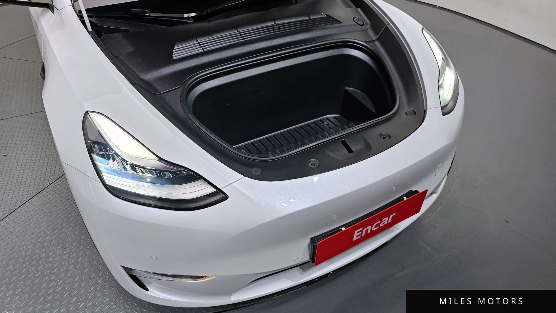 Tesla Model Y 2021 — миниатюра 6