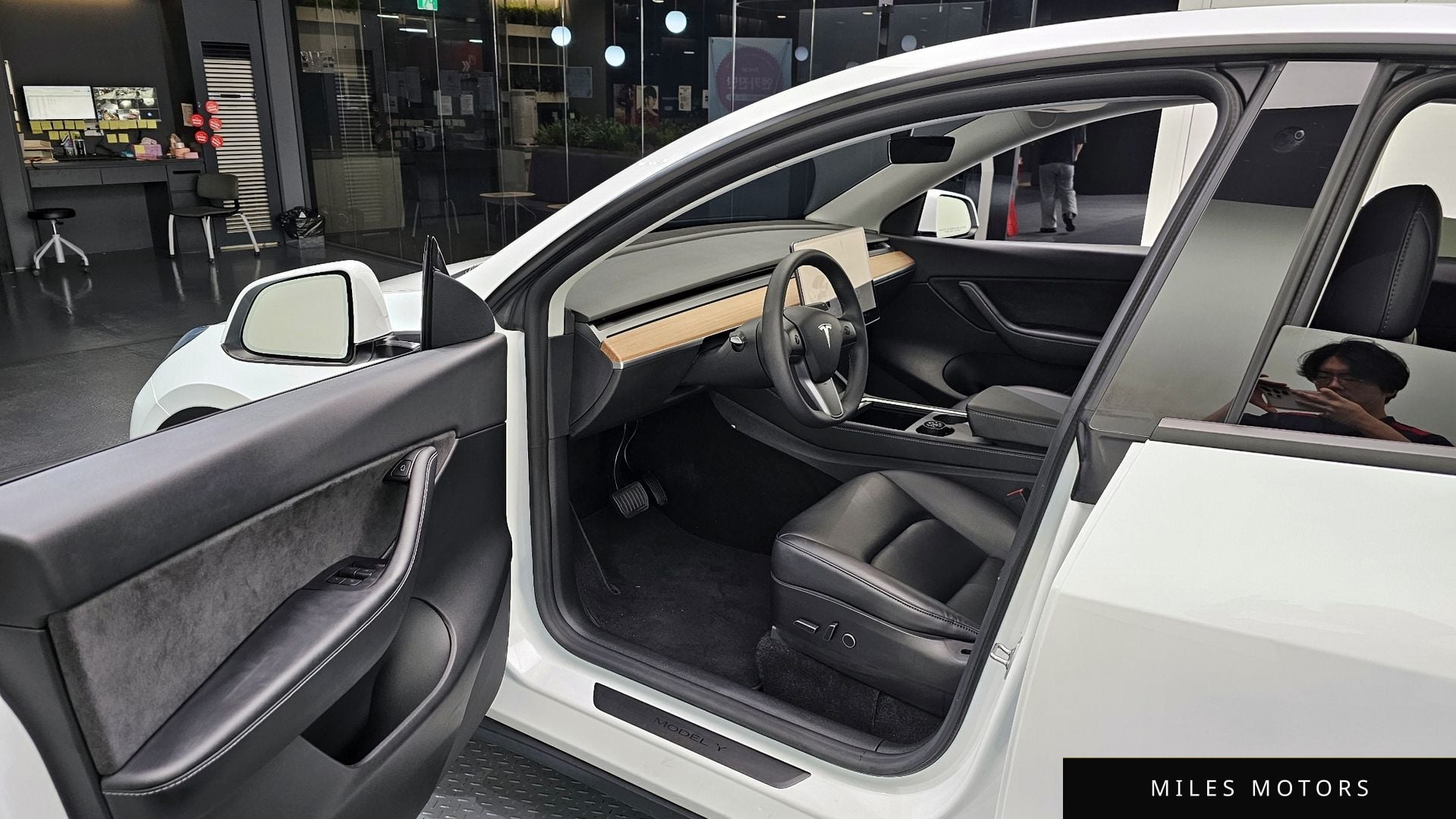 Tesla Model Y 2021 — миниатюра 11