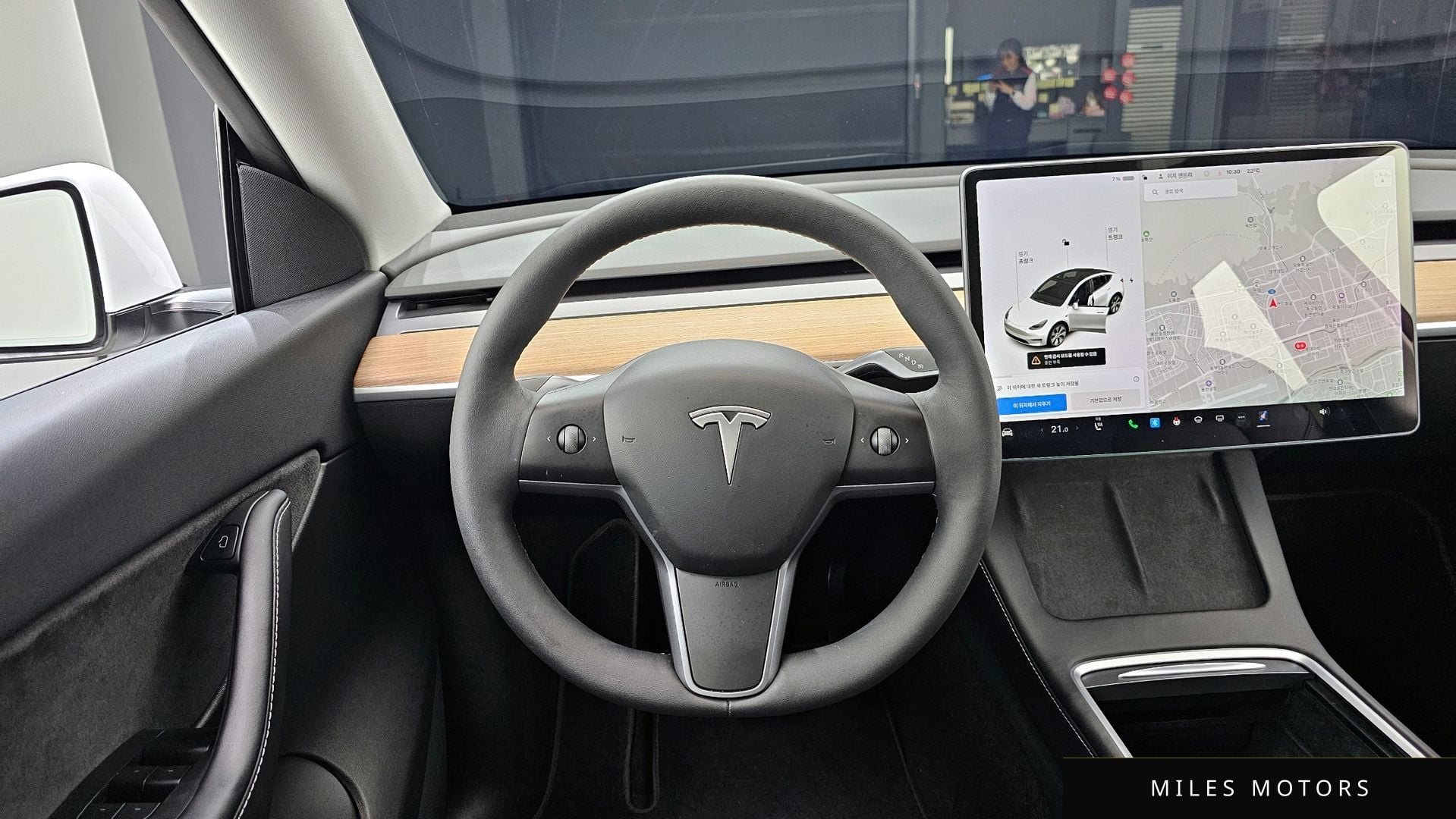 Tesla Model Y 2021 — миниатюра 13