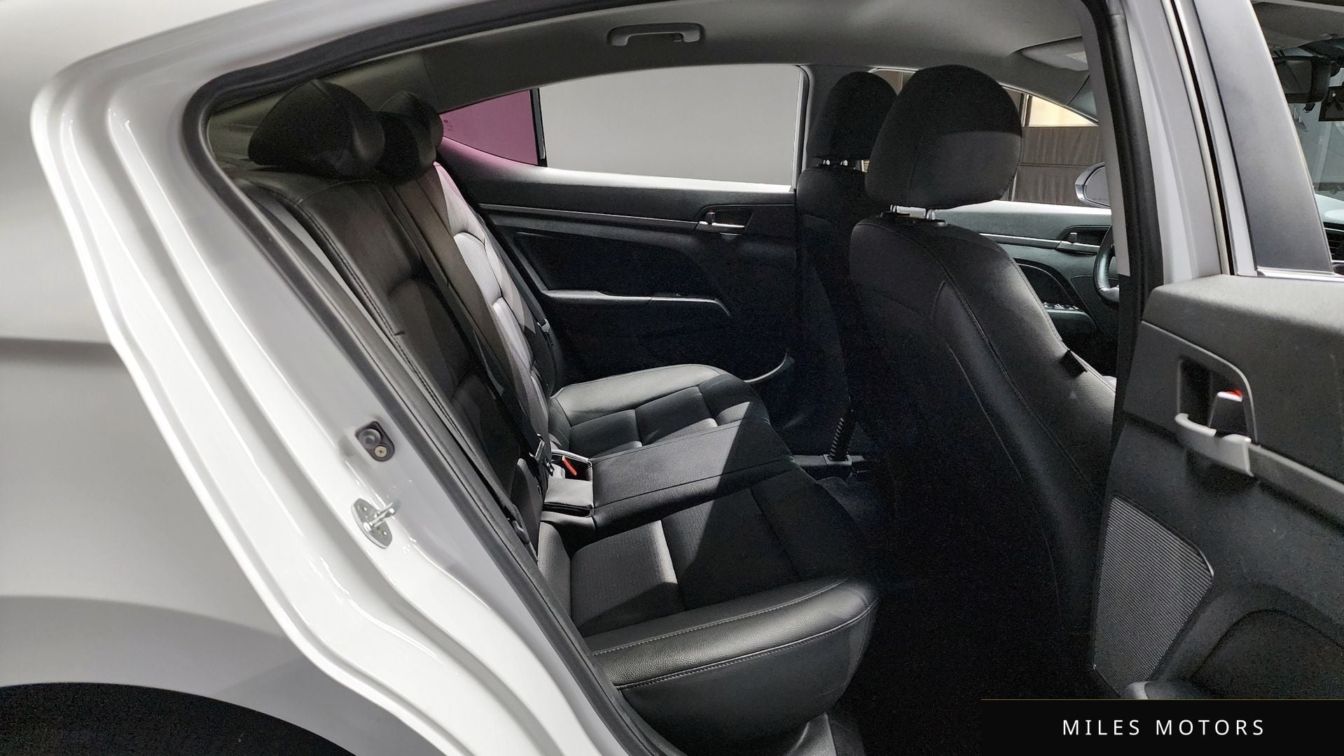 Hyundai AVANTE 2018 — миниатюра 12