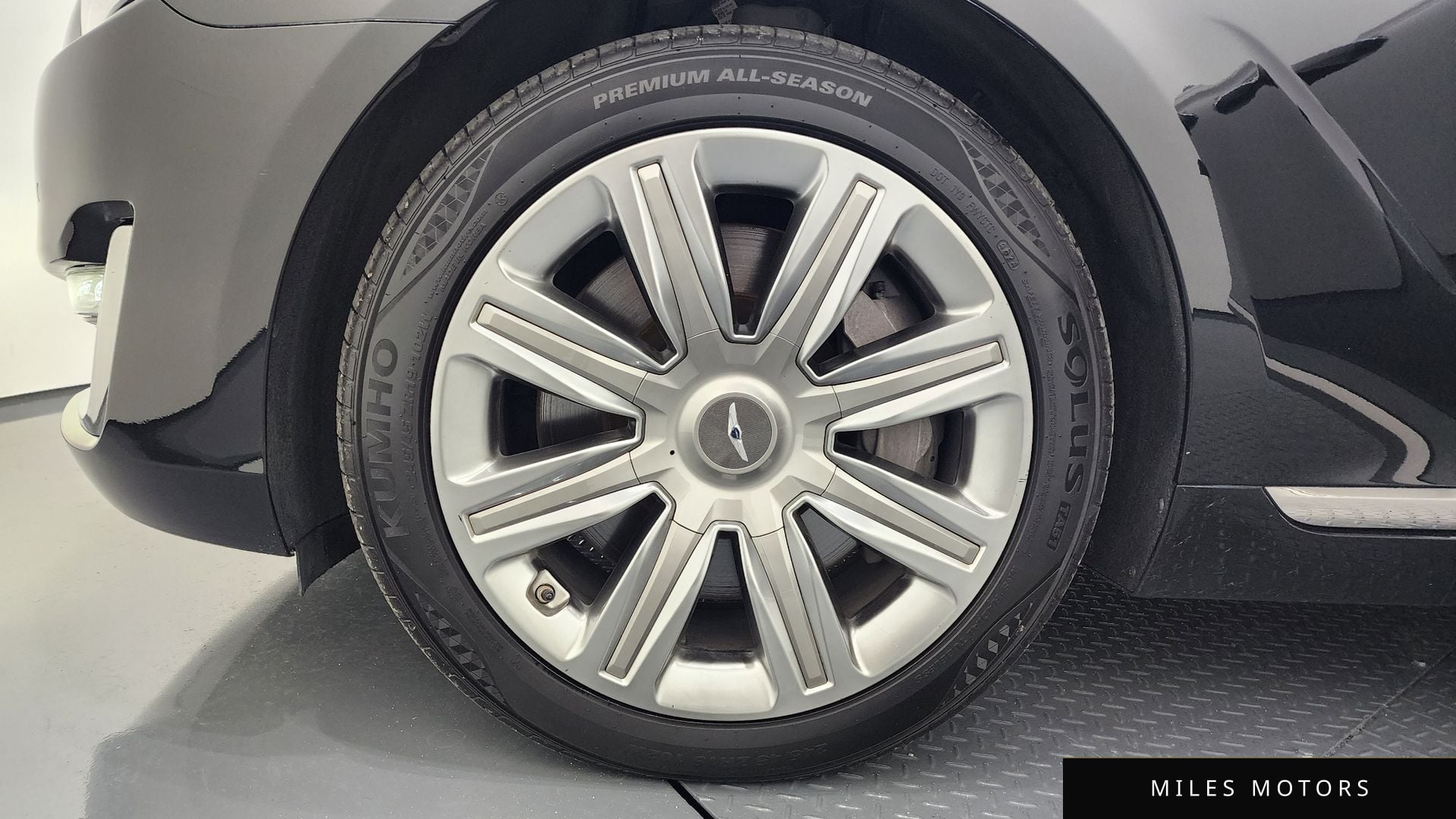 Genesis EQ900 2016 — миниатюра 5