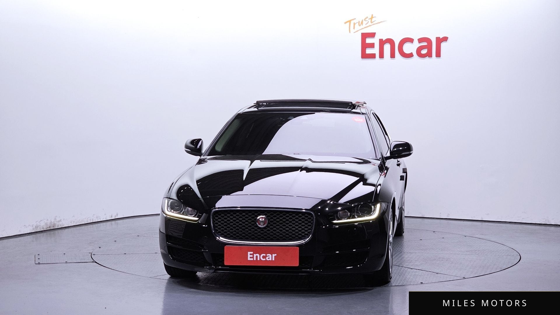 Jaguar XE 2016 — миниатюра 3