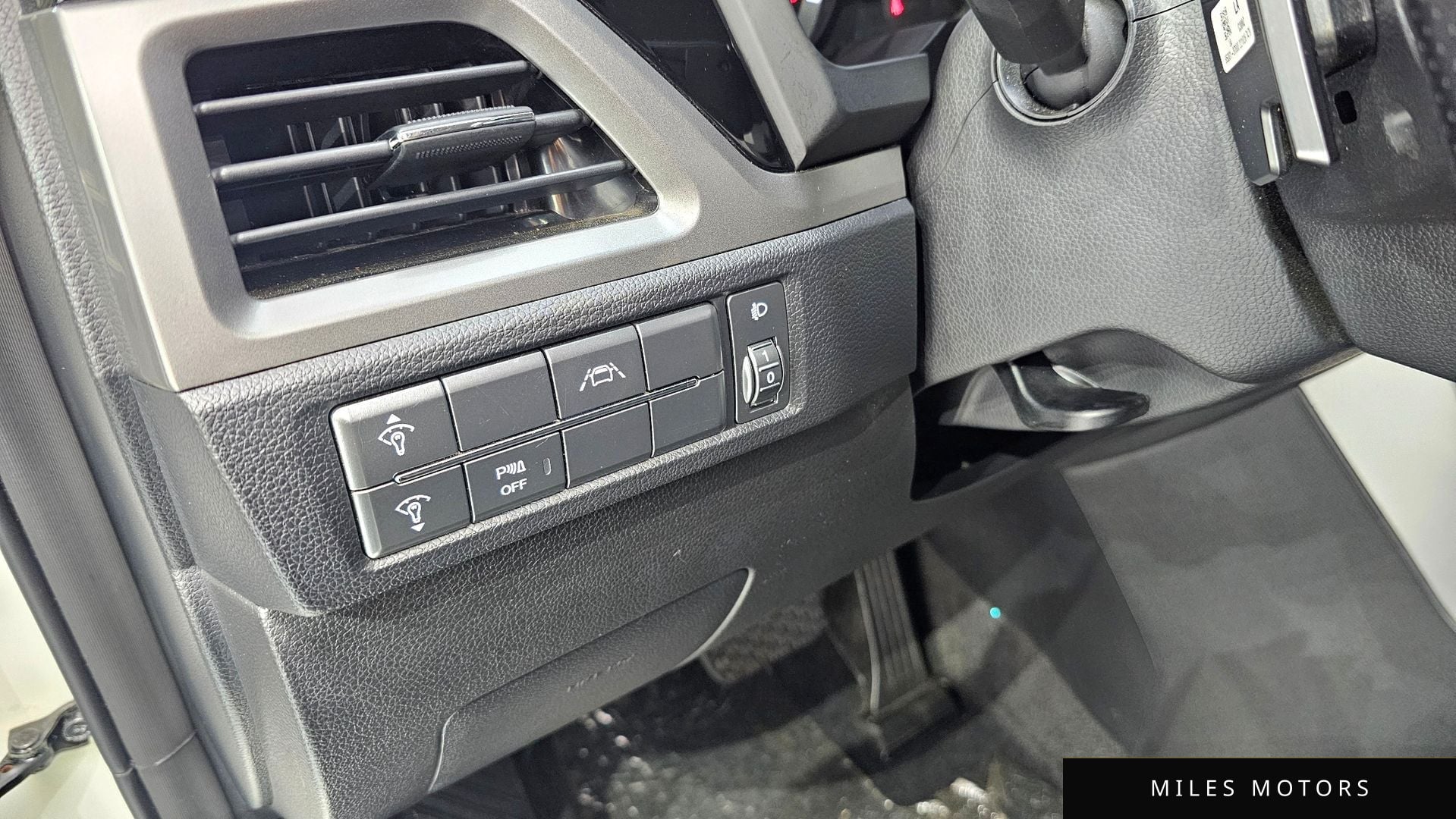 KG Mobility Beautiful Korando 2023 — миниатюра 10