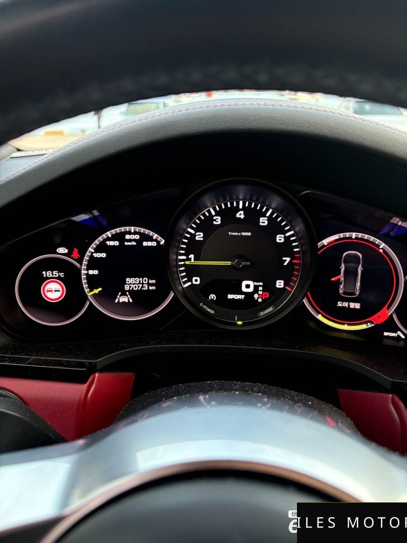 Porsche Cayenne 2019 — миниатюра 8