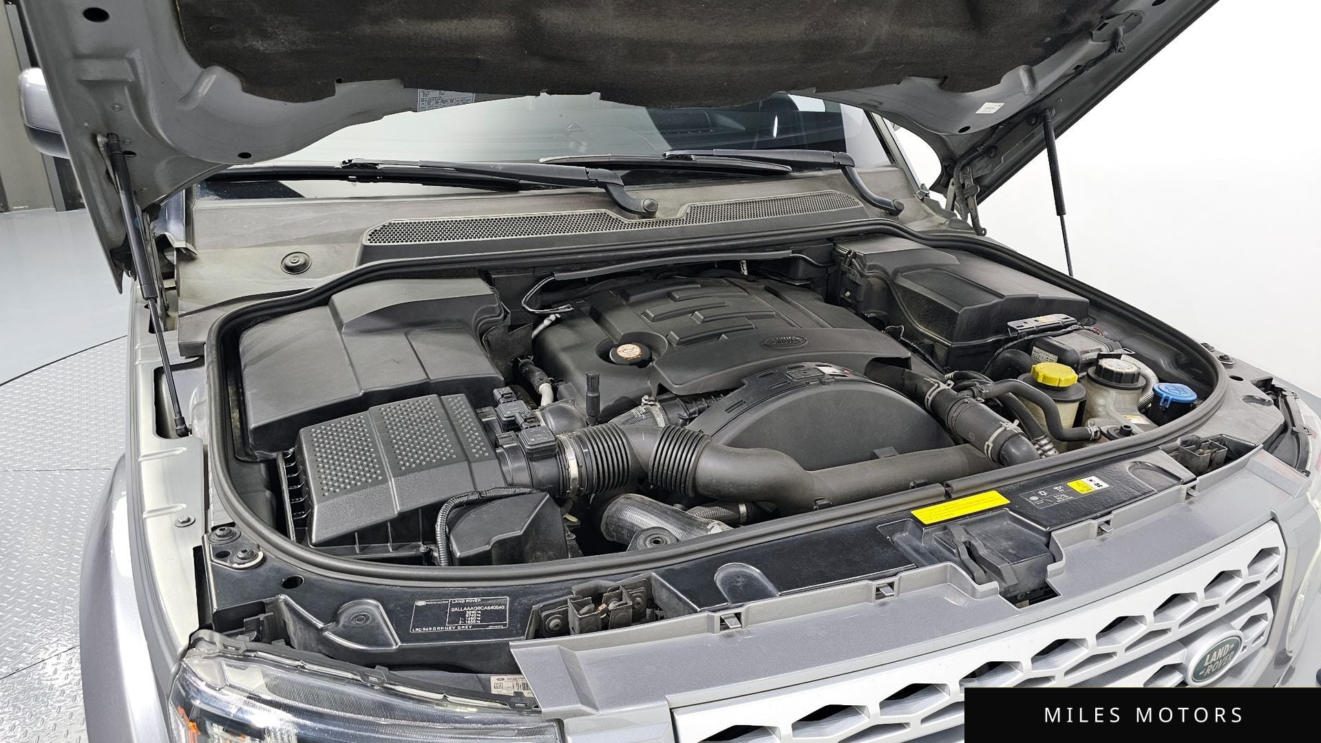 Land Rover Discovery 2012 — миниатюра 6