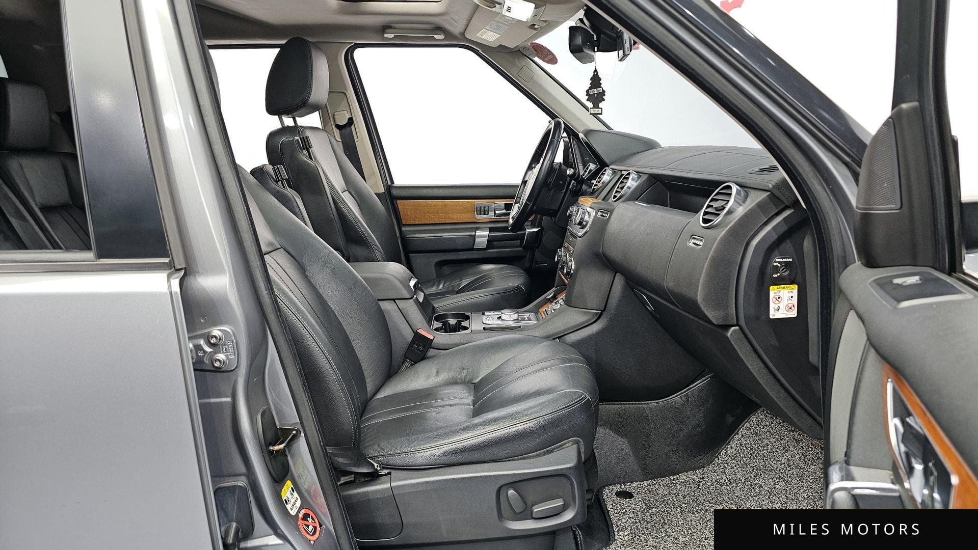 Land Rover Discovery 2012 — миниатюра 10