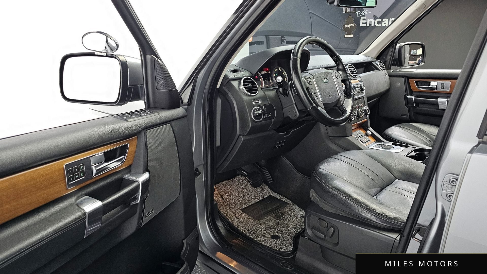 Land Rover Discovery 2012 — миниатюра 11