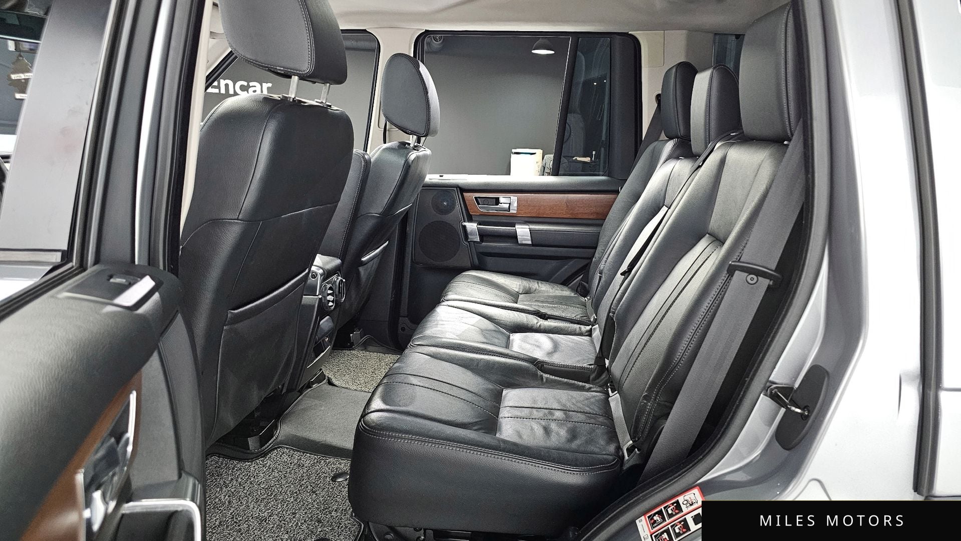 Land Rover Discovery 2012 — миниатюра 12