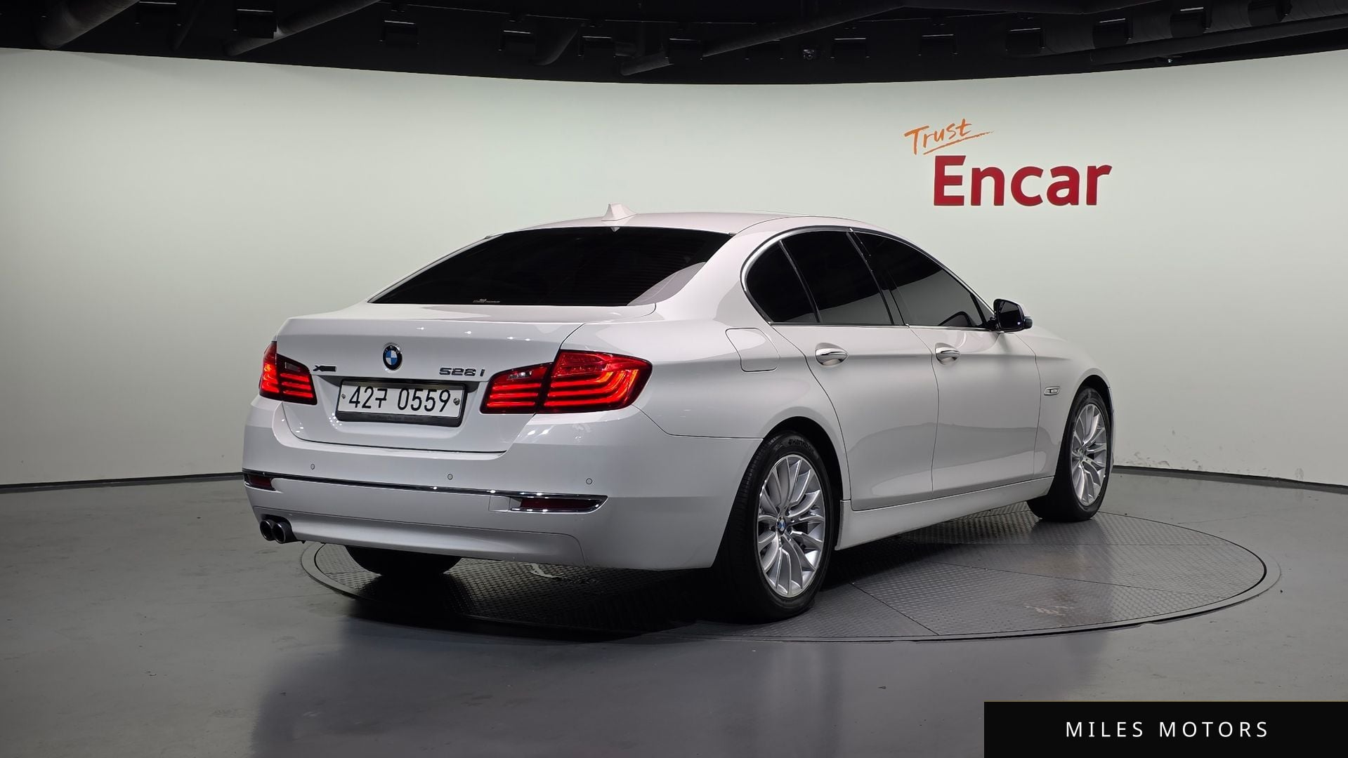 BMW 5 Series (F10) 2016 — миниатюра 2