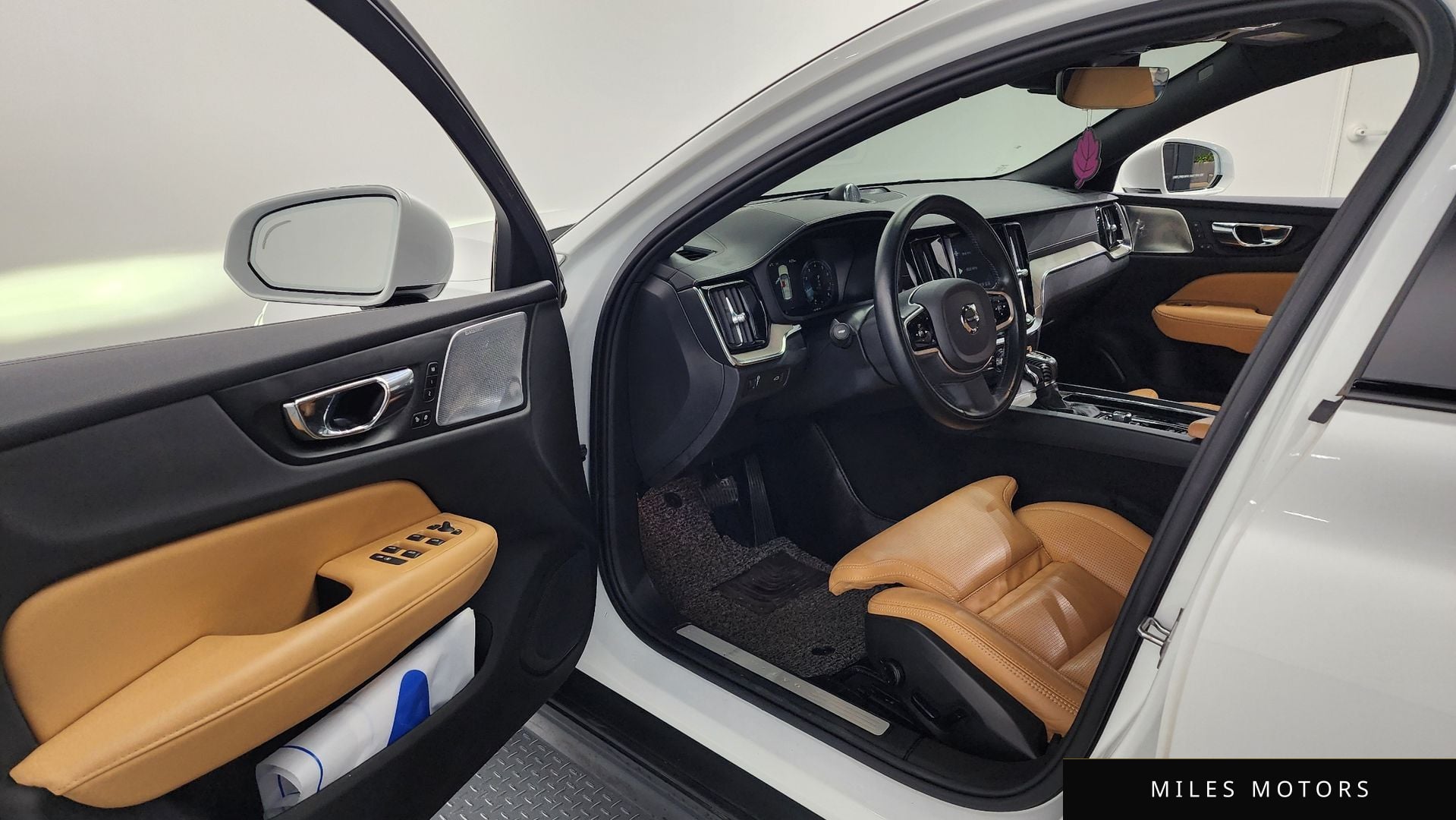 Volvo V60 2020 — миниатюра 10