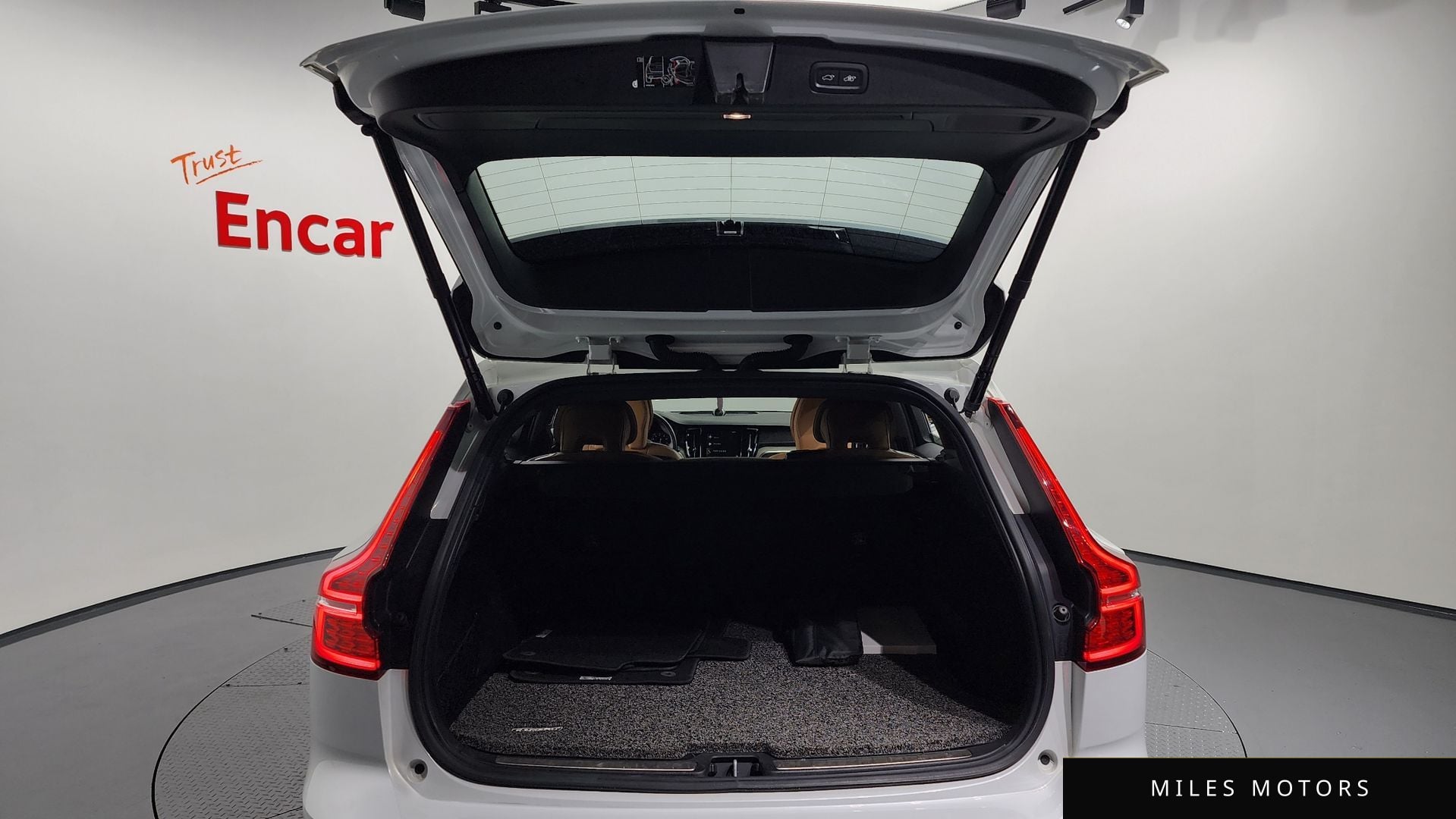 Volvo V60 2020 — миниатюра 20
