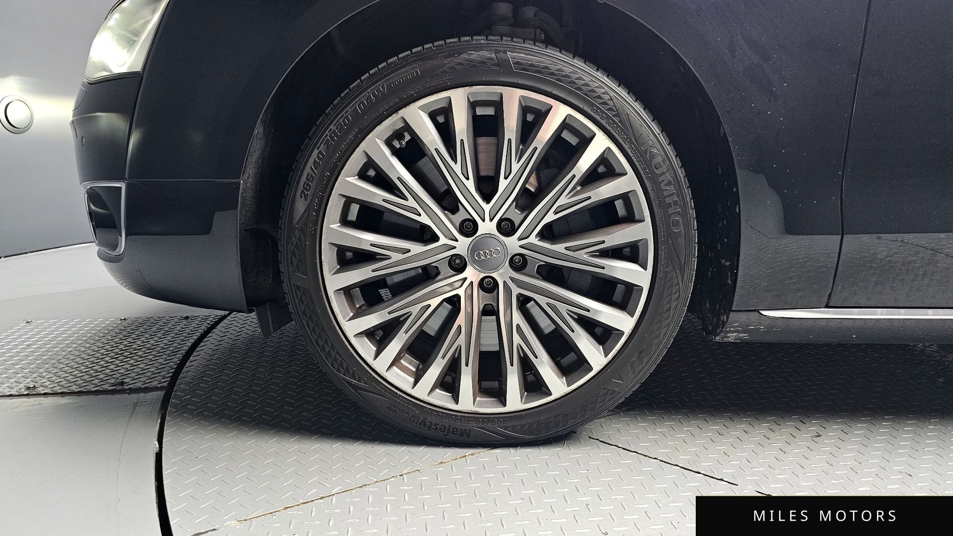 Audi A8 2011 — миниатюра 5