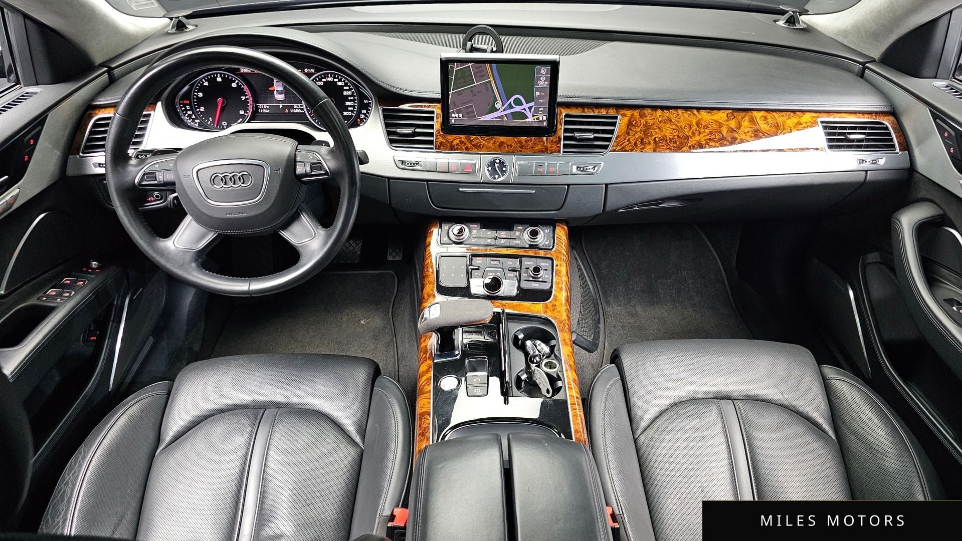 Audi A8 2011 — миниатюра 7