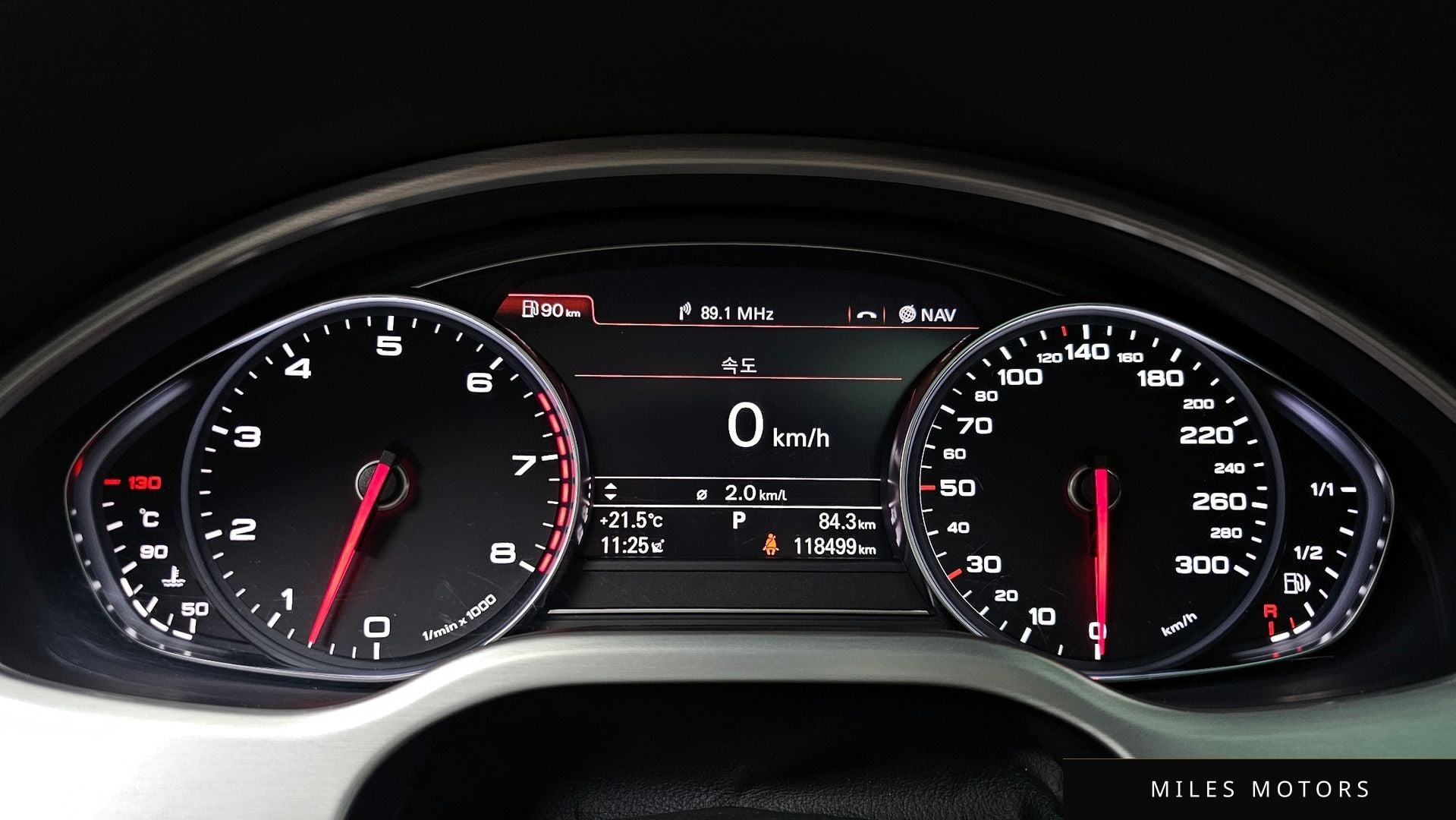 Audi A8 2011 — миниатюра 8