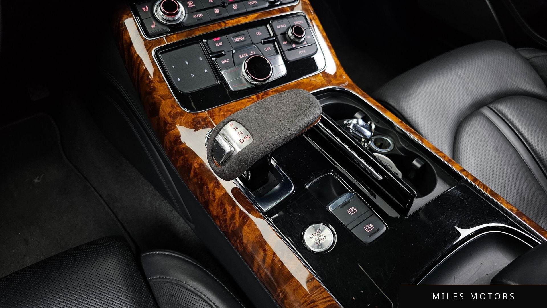 Audi A8 2011 — миниатюра 9