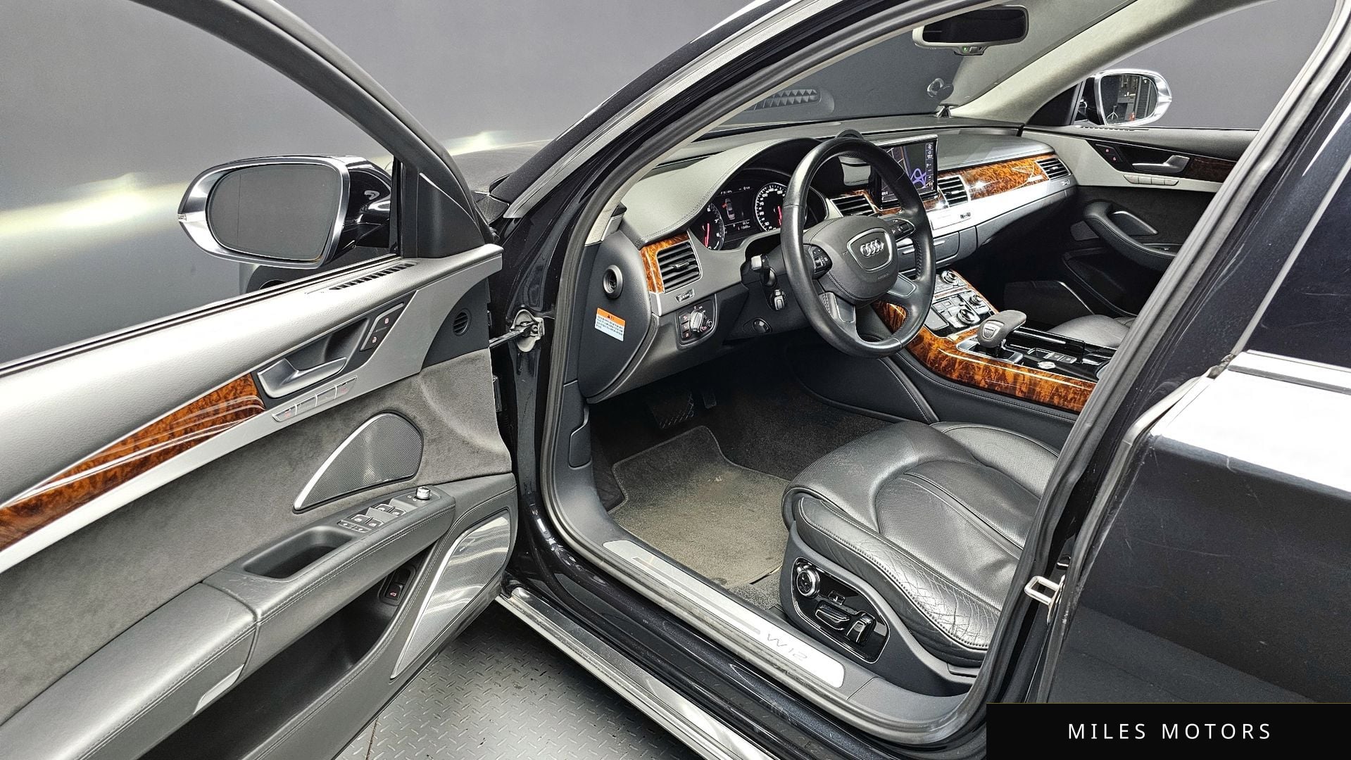 Audi A8 2011 — миниатюра 11