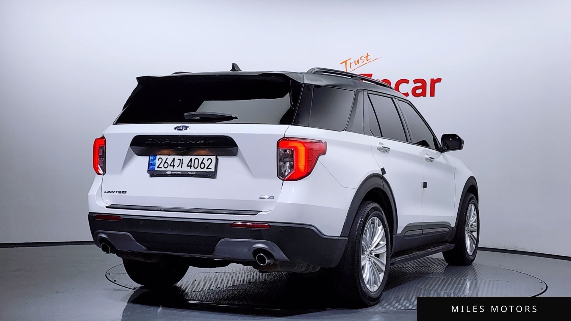 Ford Explorer 2020 — миниатюра 2