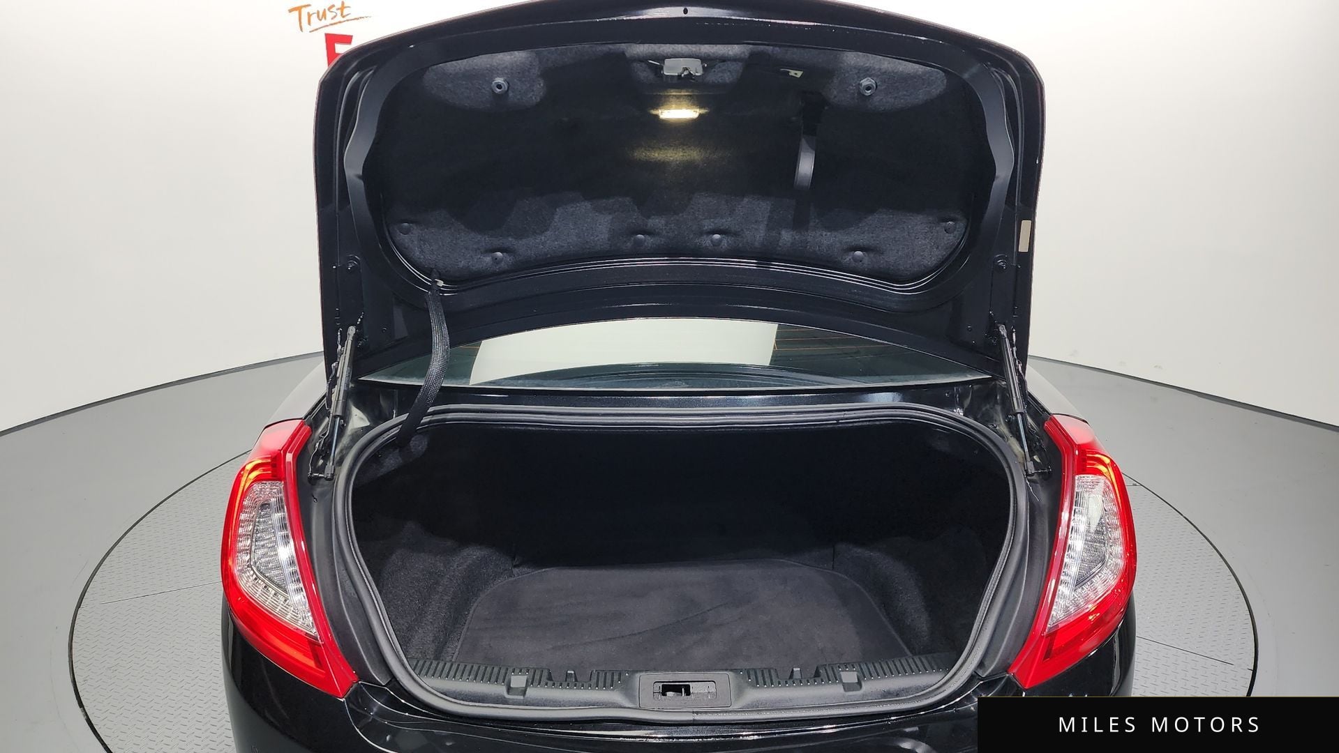 Lincoln MKS 2013 — миниатюра 20