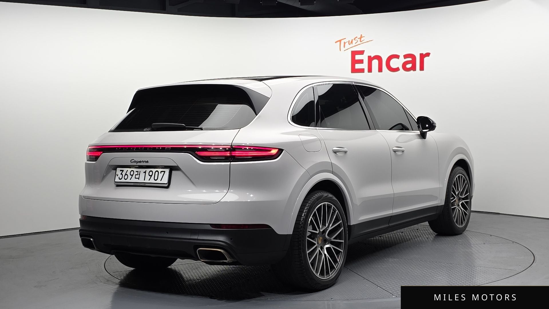 Porsche Cayenne 2020 — миниатюра 2