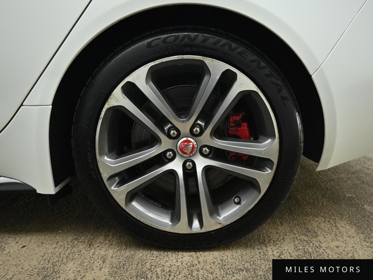 Jaguar XE 2016 — миниатюра 5
