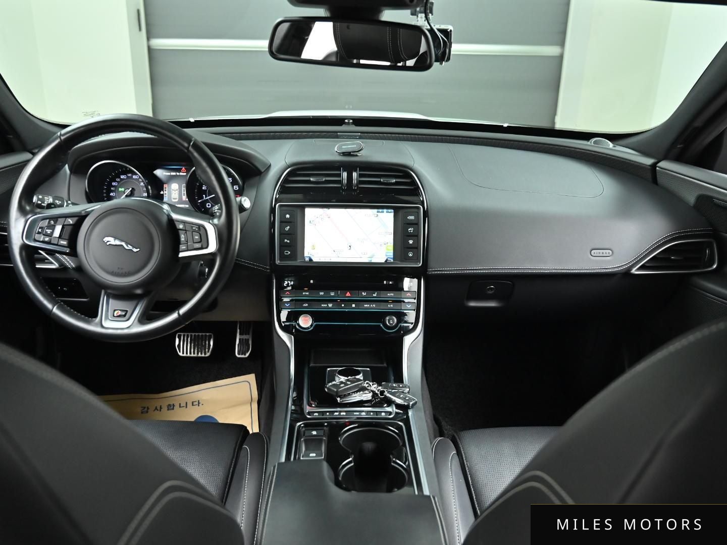 Jaguar XE 2016 — миниатюра 7