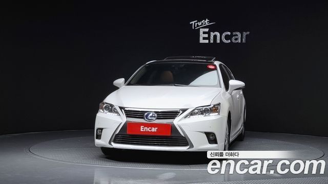 Лексус CT200h 2017 — миниатюра 3