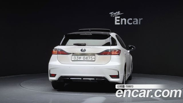 Лексус CT200h 2017 — миниатюра 4