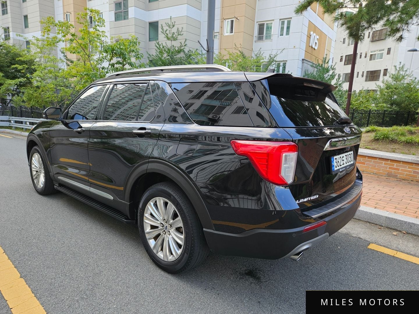 Ford Explorer 2021 — миниатюра 2