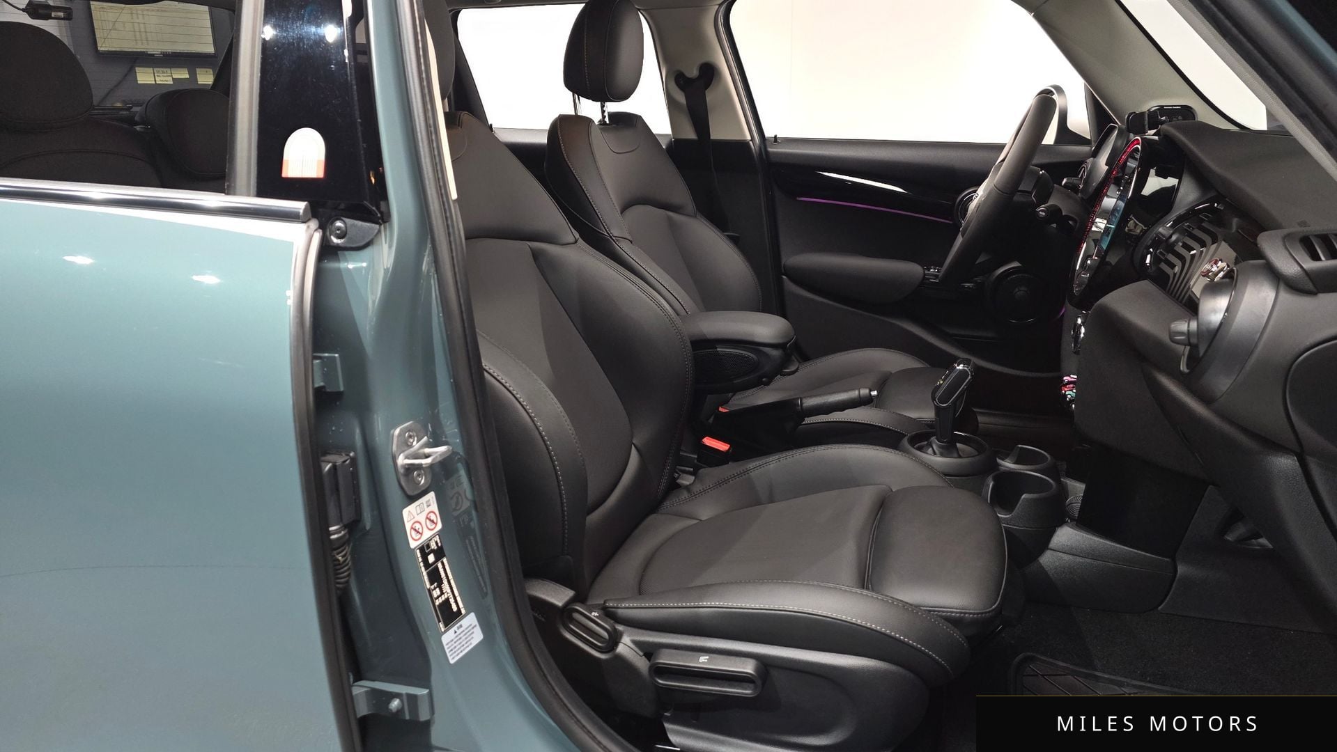 MINI Cooper S 2023 — миниатюра 9