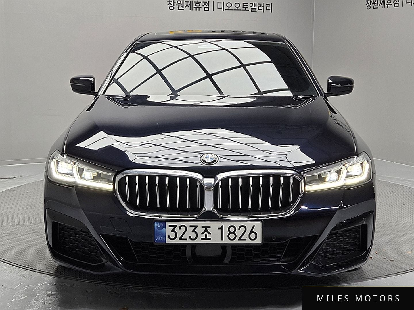 BMW 5 Series (G30) 2021 — миниатюра 2