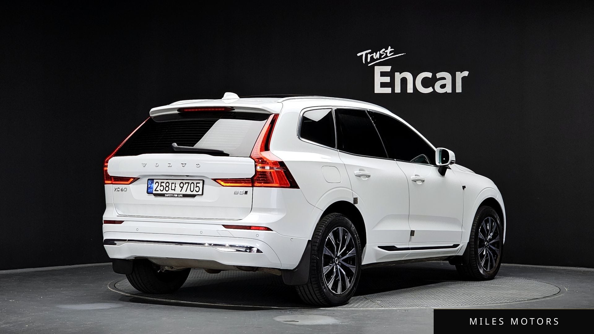 Volvo XC60 2023 — миниатюра 2
