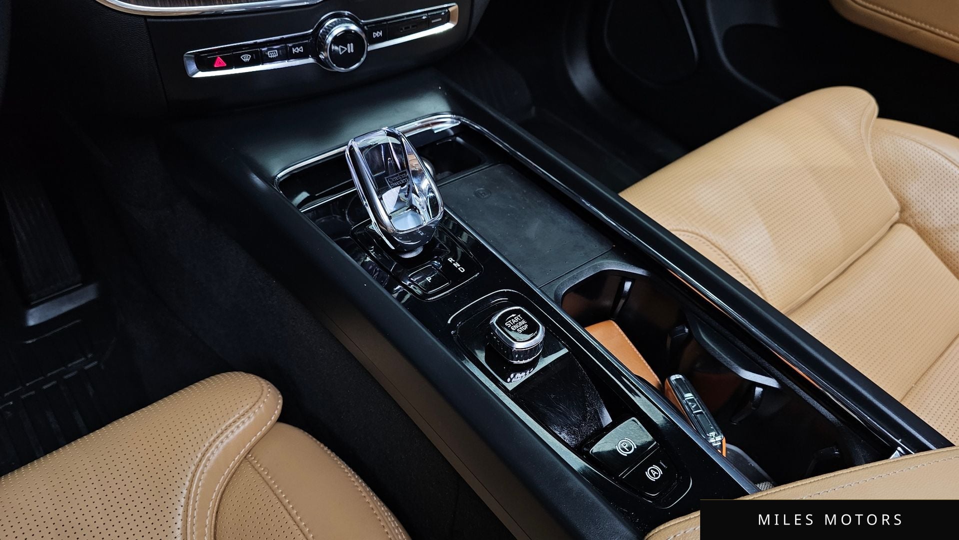 Volvo XC60 2023 — миниатюра 9