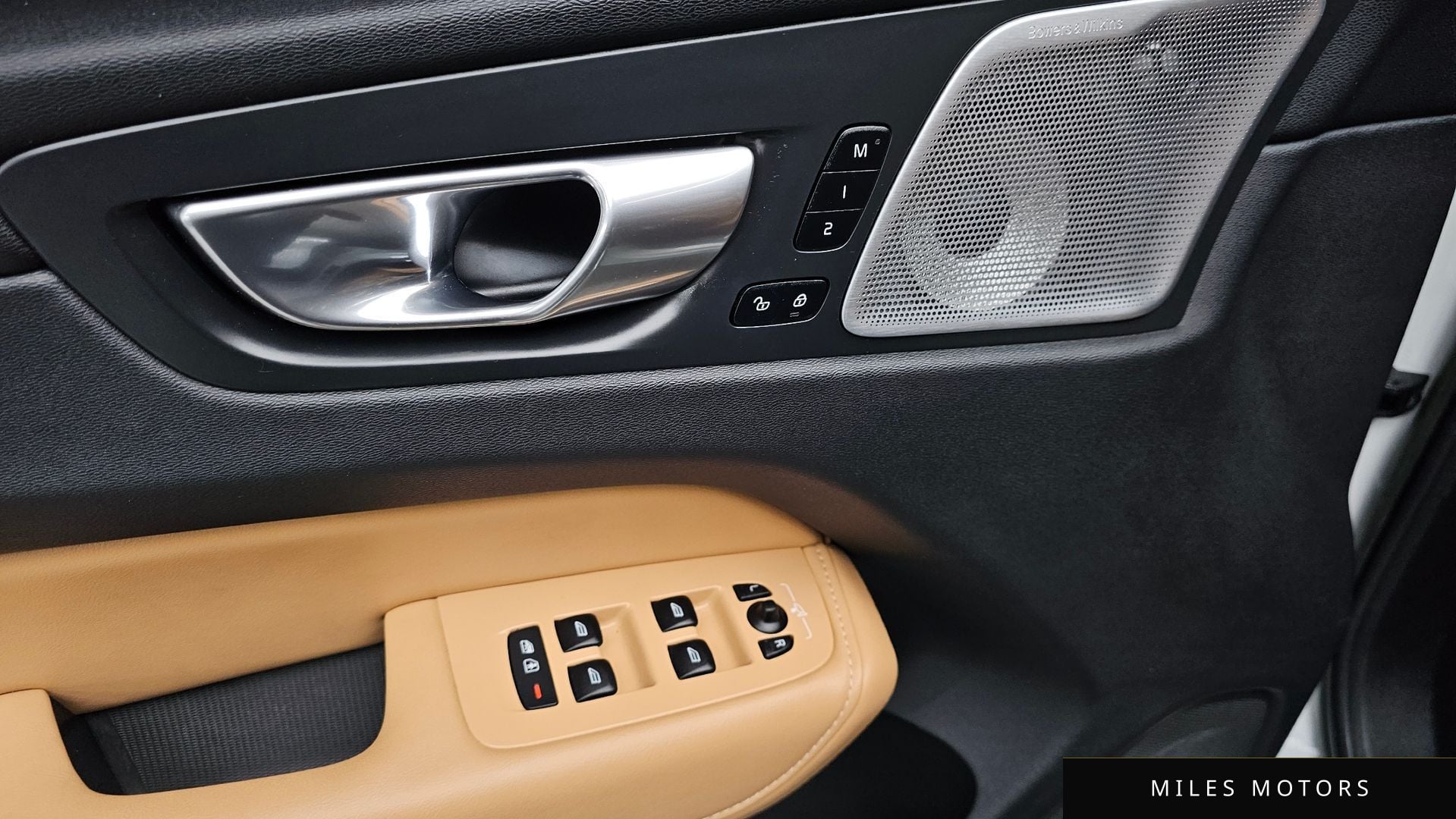 Volvo XC60 2023 — миниатюра 17