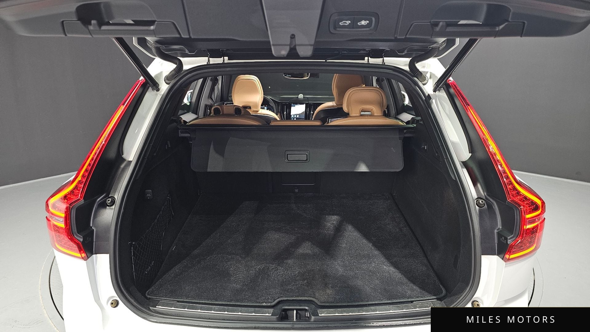 Volvo XC60 2023 — миниатюра 20