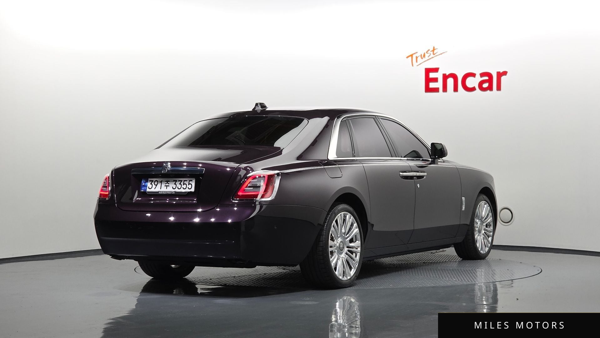 Rolls-Royce 고스트 2023 — миниатюра 2