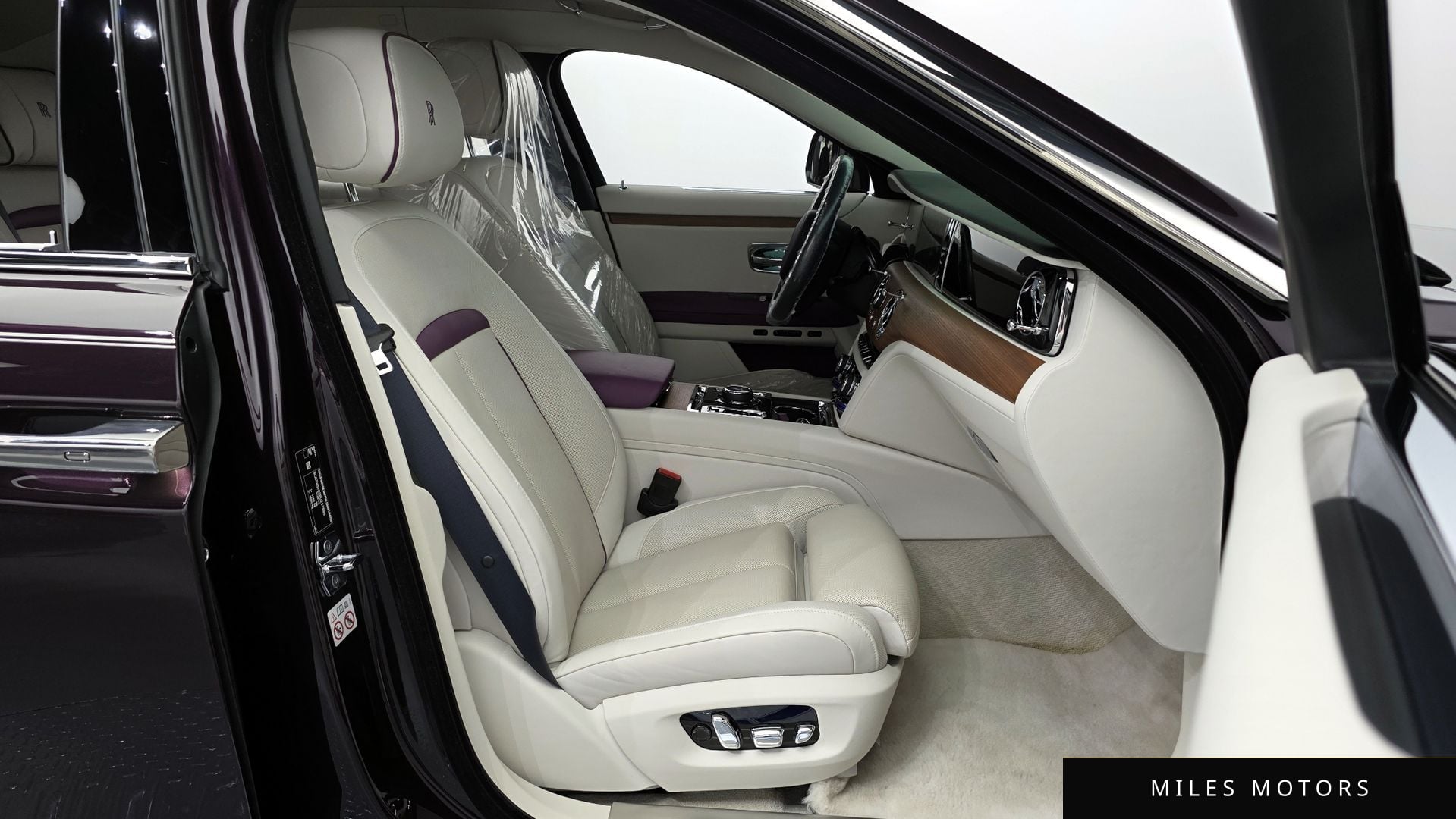Rolls-Royce 고스트 2023 — миниатюра 11