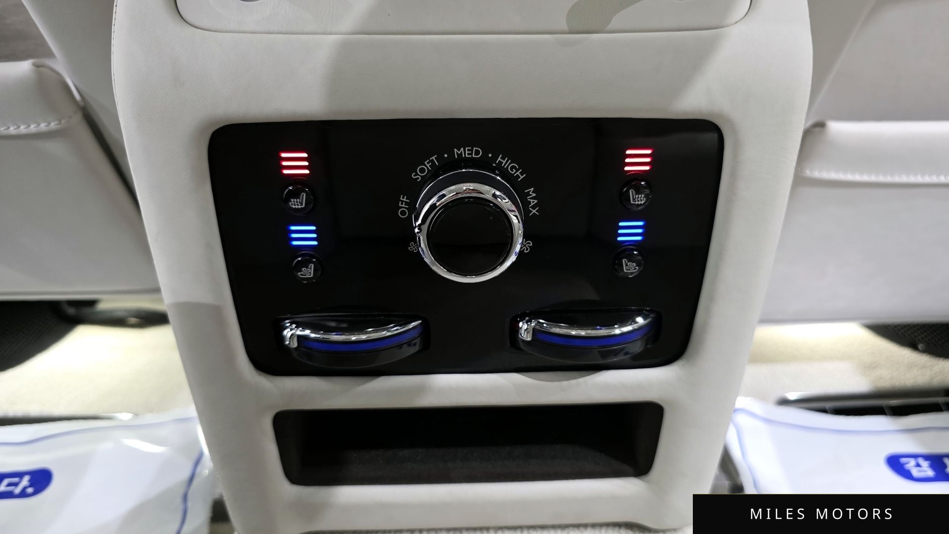 Rolls-Royce 고스트 2023 — миниатюра 18