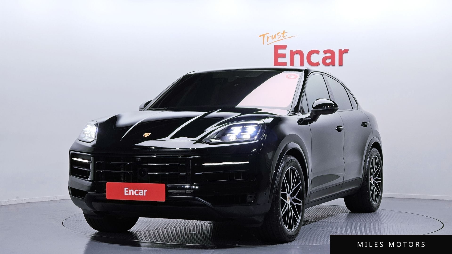 Porsche Cayenne 2024 — фото 1 из 12