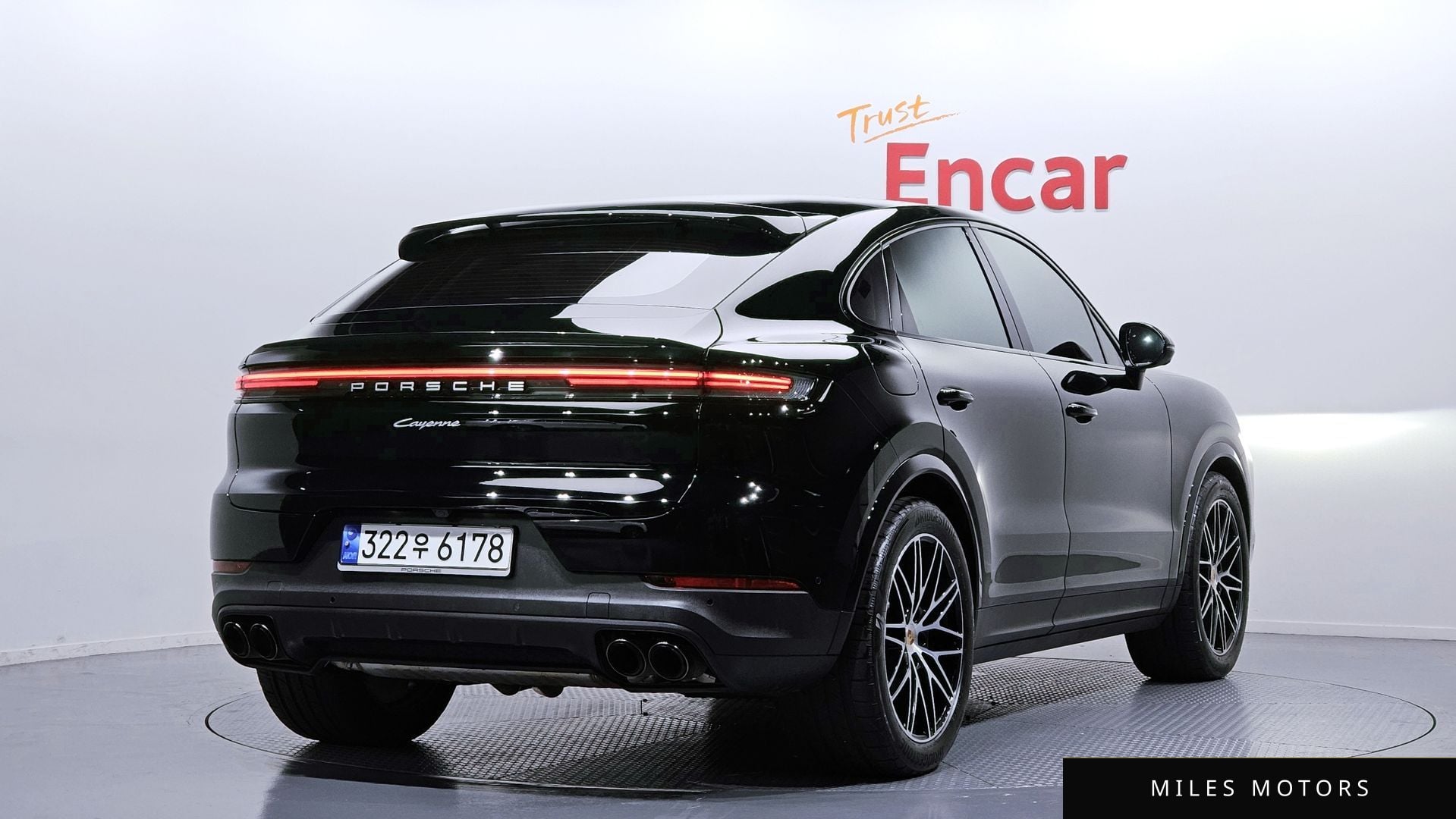Porsche Cayenne 2024 — миниатюра 2