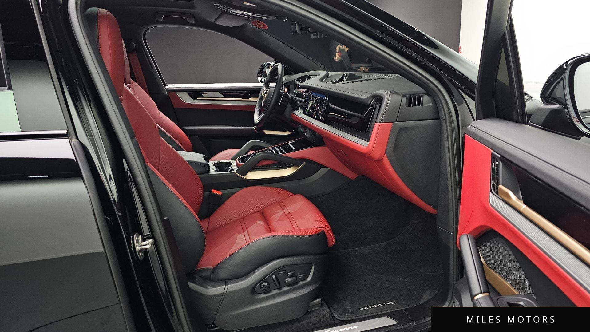 Porsche Cayenne 2024 — миниатюра 10