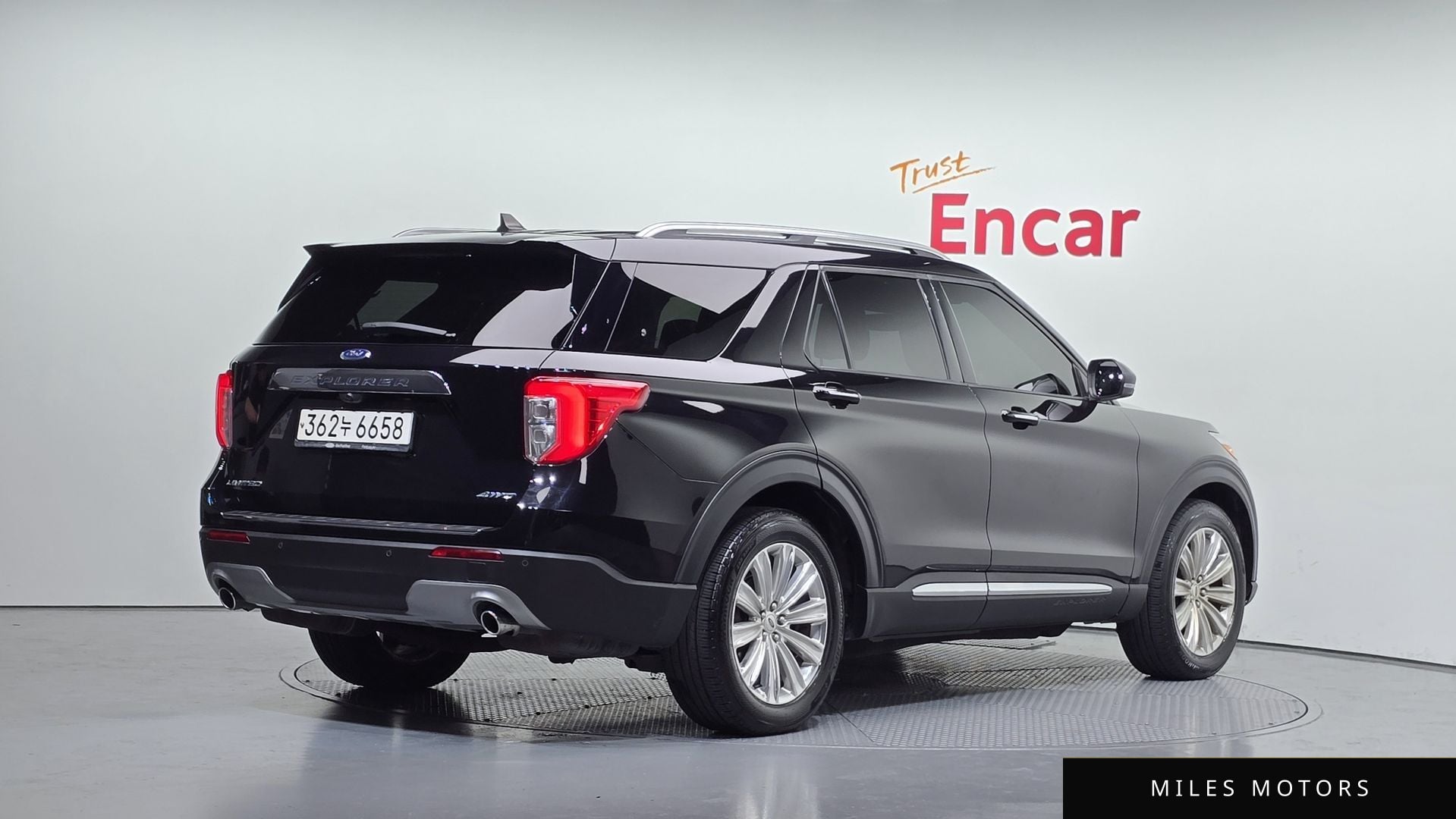 Ford Explorer 2021 — миниатюра 2