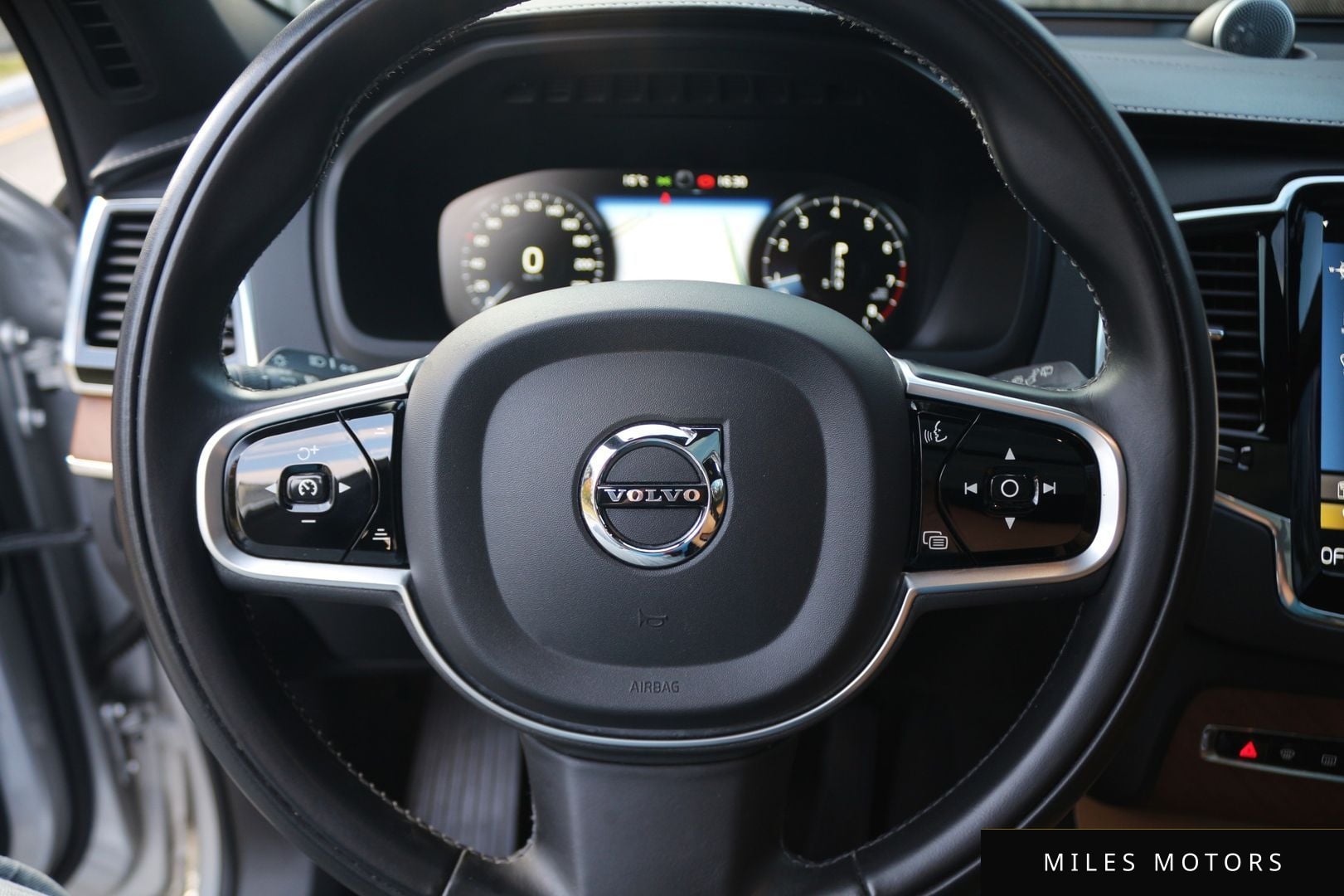 Volvo XC90 2020 — миниатюра 9