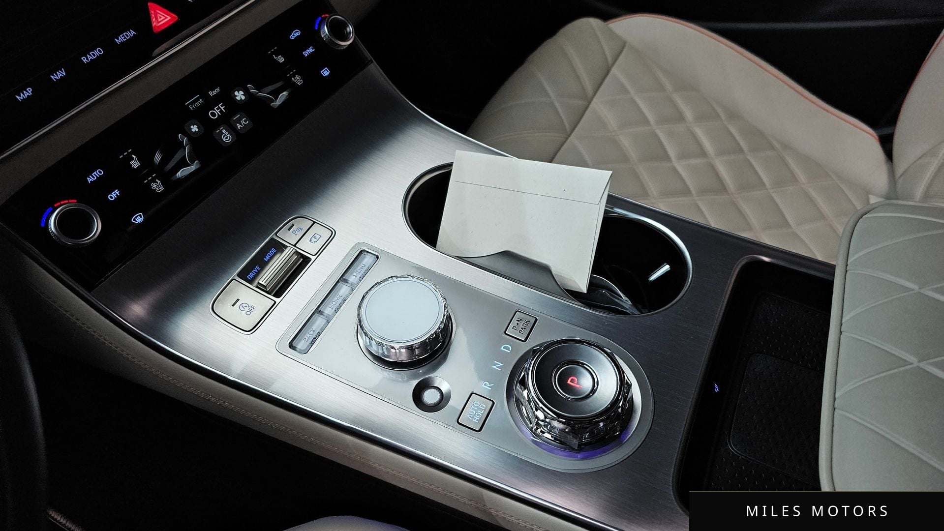Genesis GV70 2025 — миниатюра 9