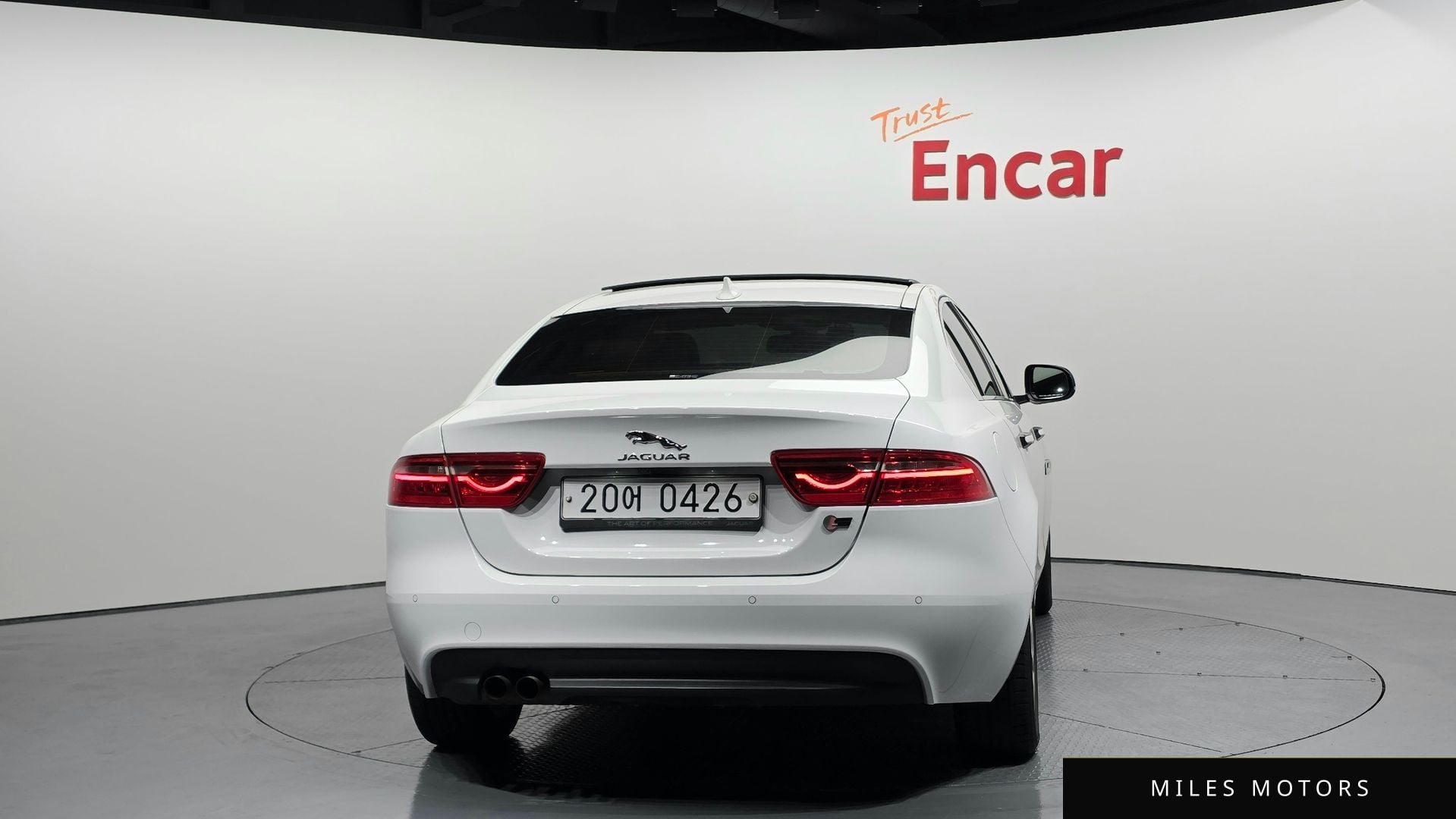 Jaguar XE 2016 — миниатюра 4