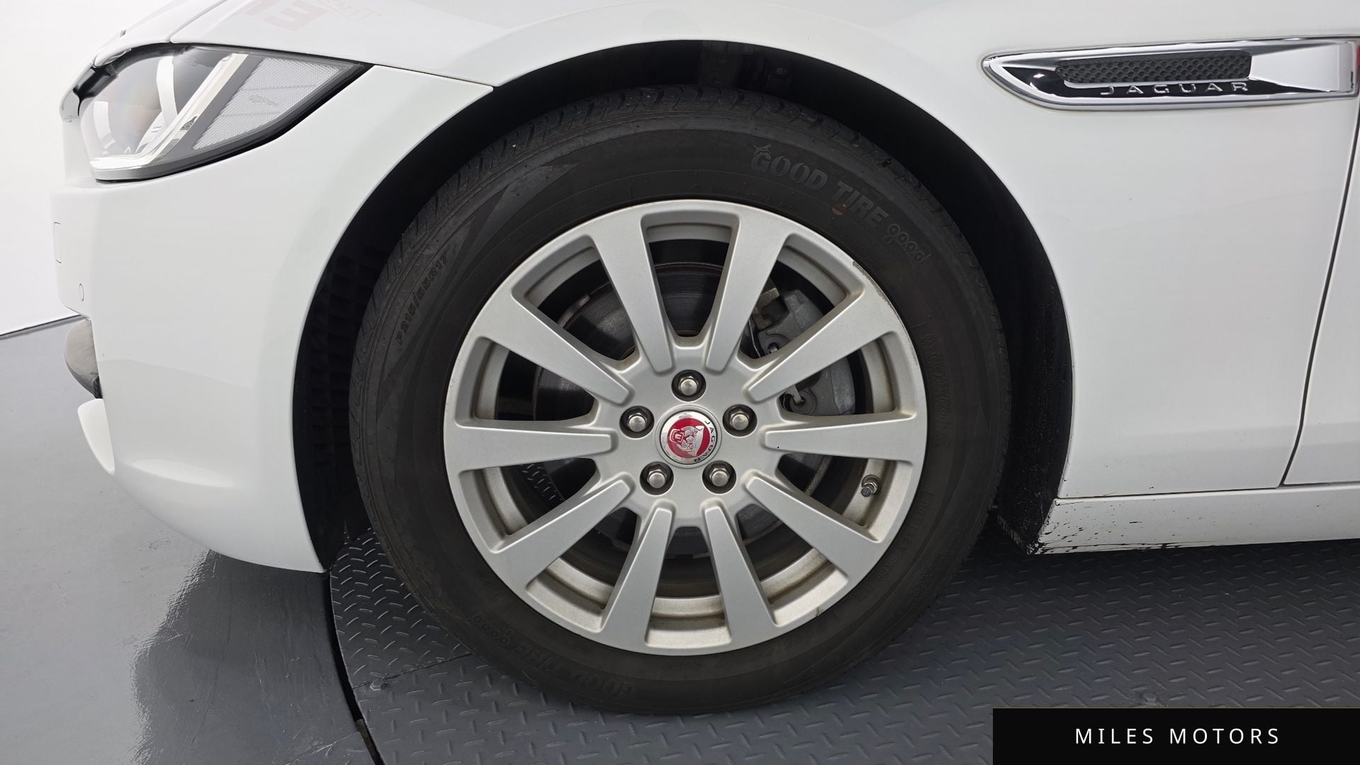 Jaguar XE 2016 — миниатюра 5