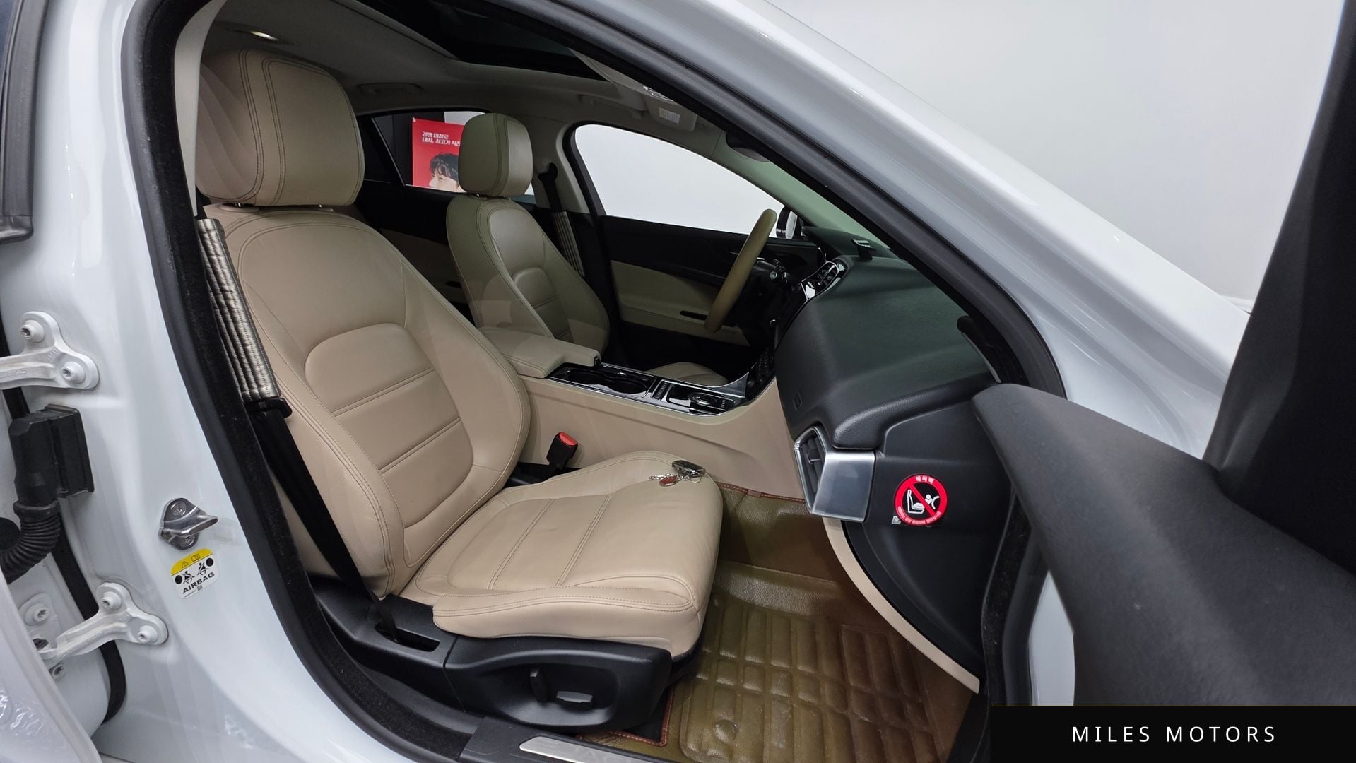 Jaguar XE 2016 — миниатюра 10