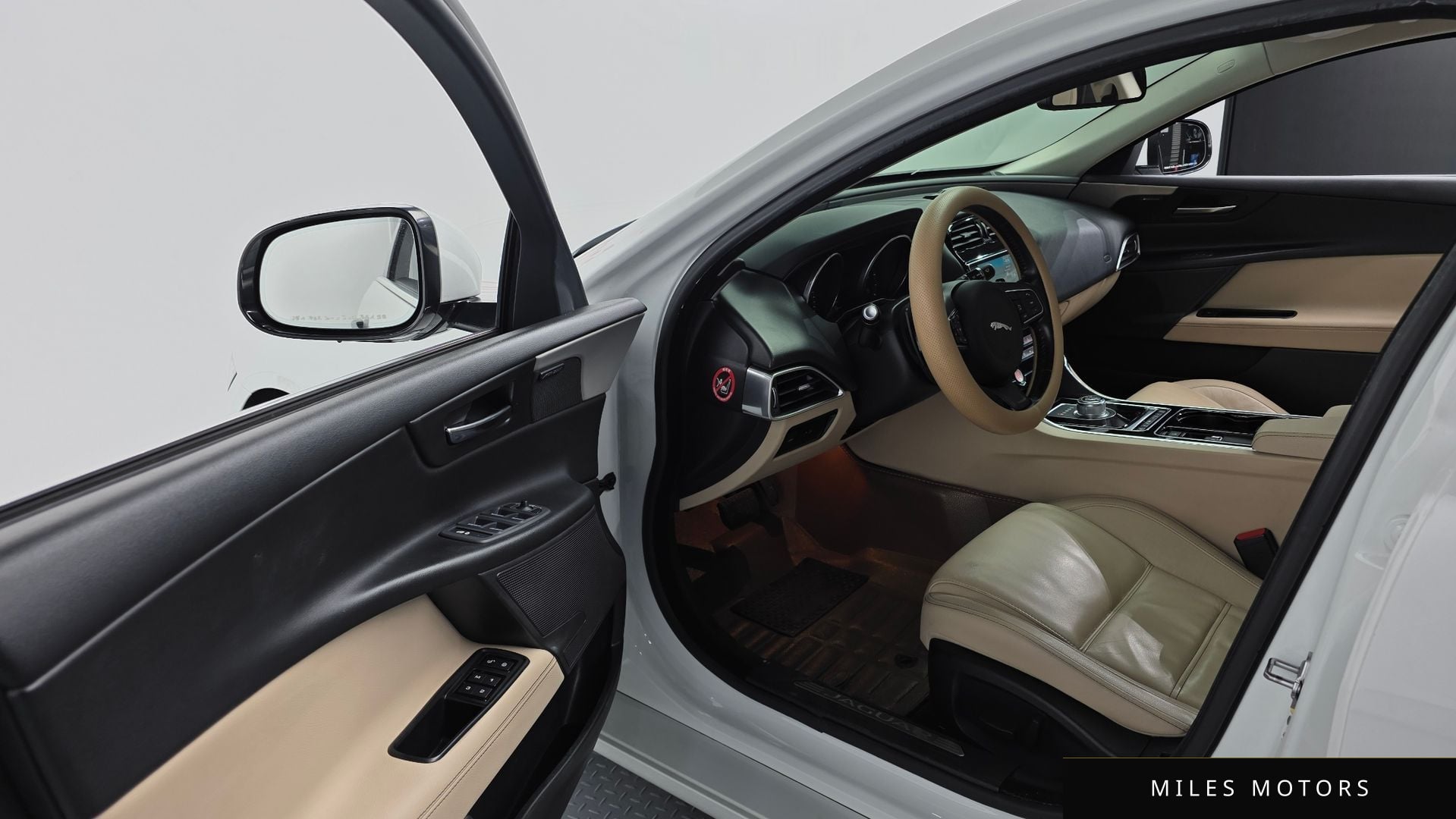 Jaguar XE 2016 — миниатюра 11